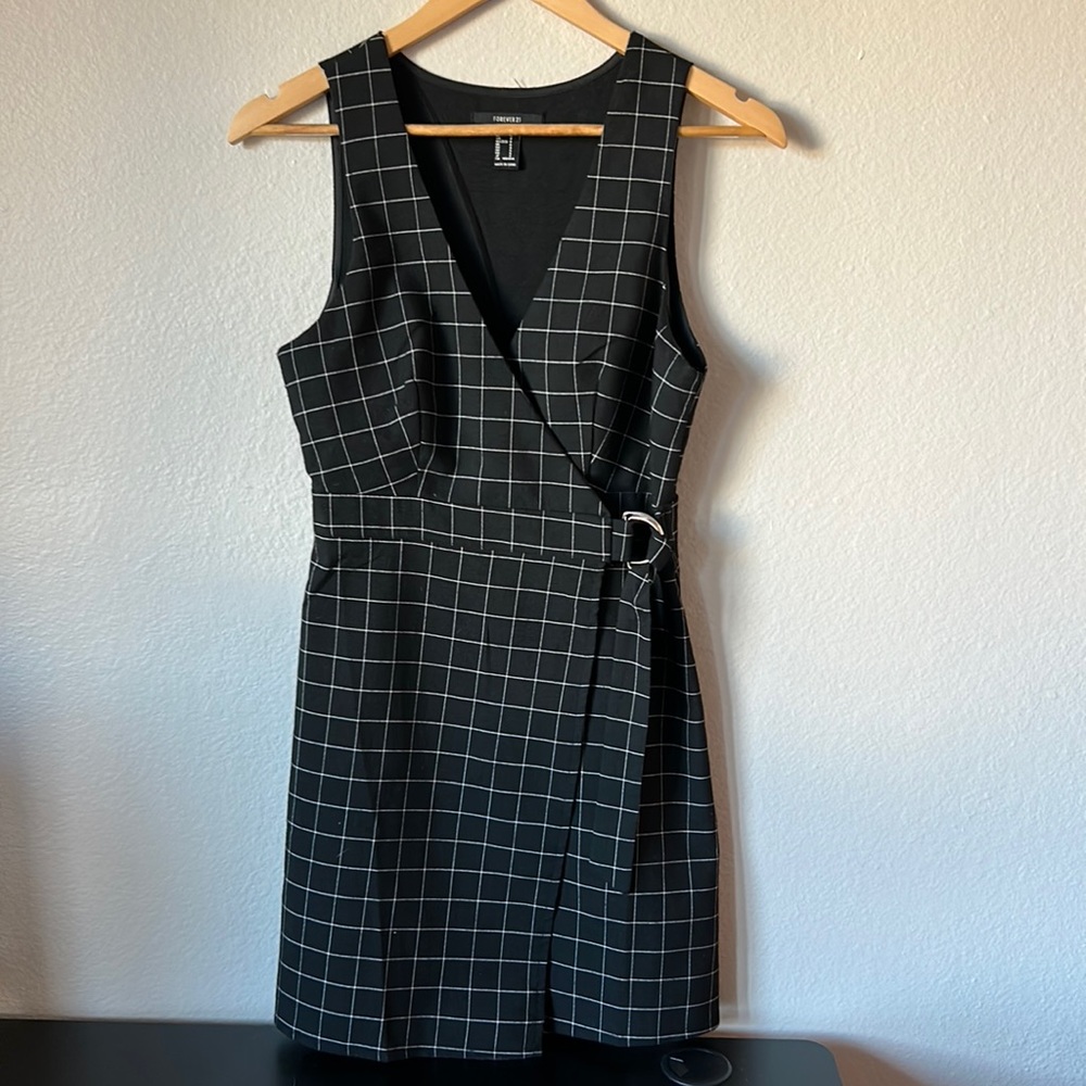 Black Dress | Business Casual | Semi-fitted